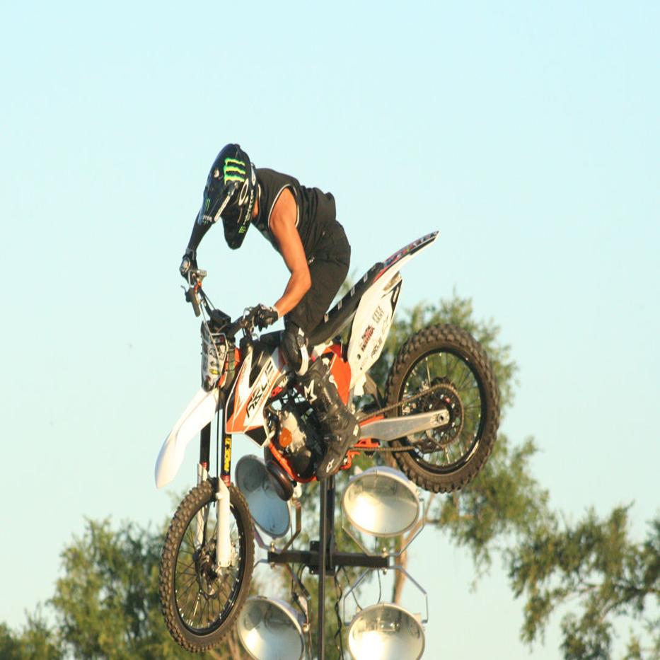 Freestyle Motocross To Return To Cass County Fair News Fremonttribune Com Riders perform two routines, lasting between 90 seconds and 14 minutes, on a course consisting of multiple jumps of varying lengths and angles that backflip saran wrap. fremont tribune