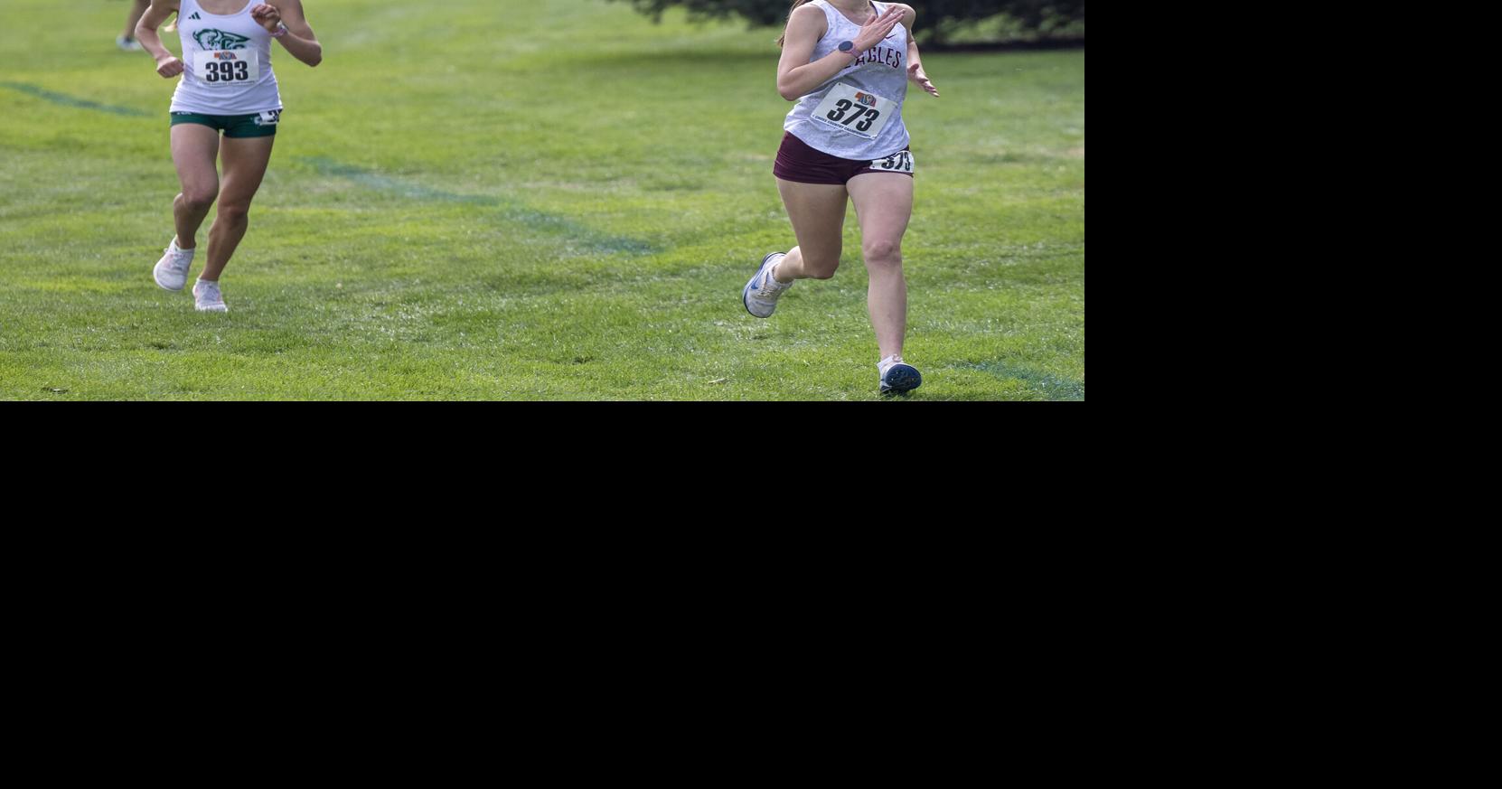 Arlington's Bauers navigates Class C field to second place