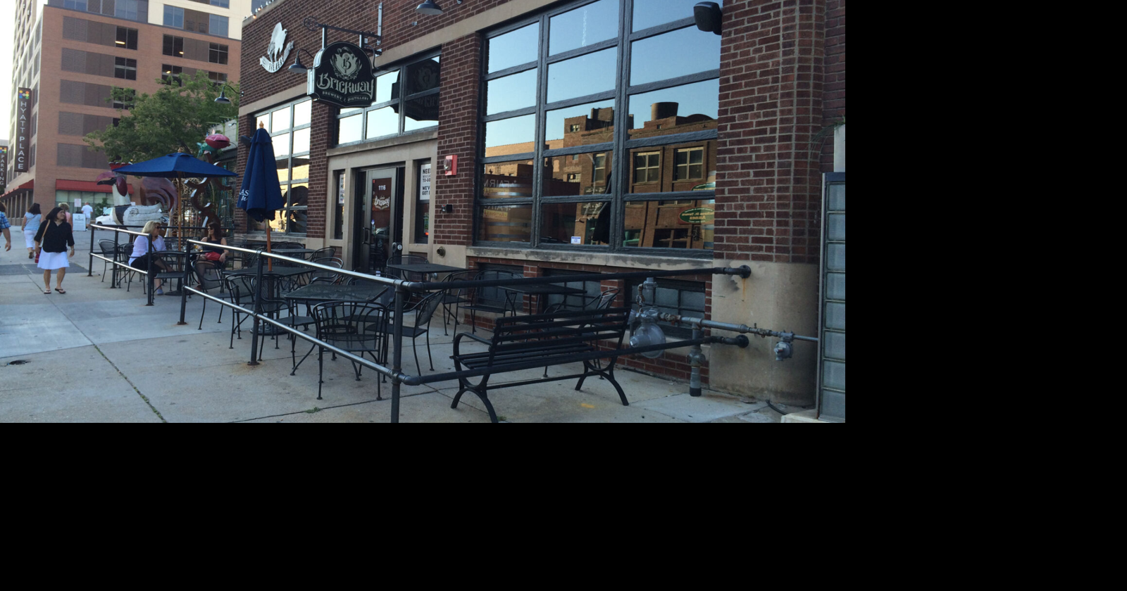Top 5 Omaha sports bars within walking distance of the College World Series