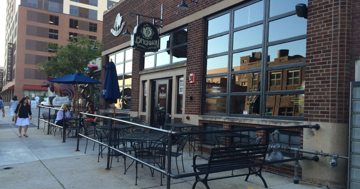 Top 5 Omaha sports bars within walking distance of the College World Series