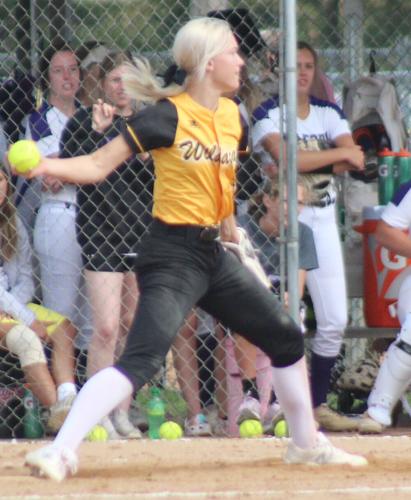 Ella Aaberg pitches photo 1