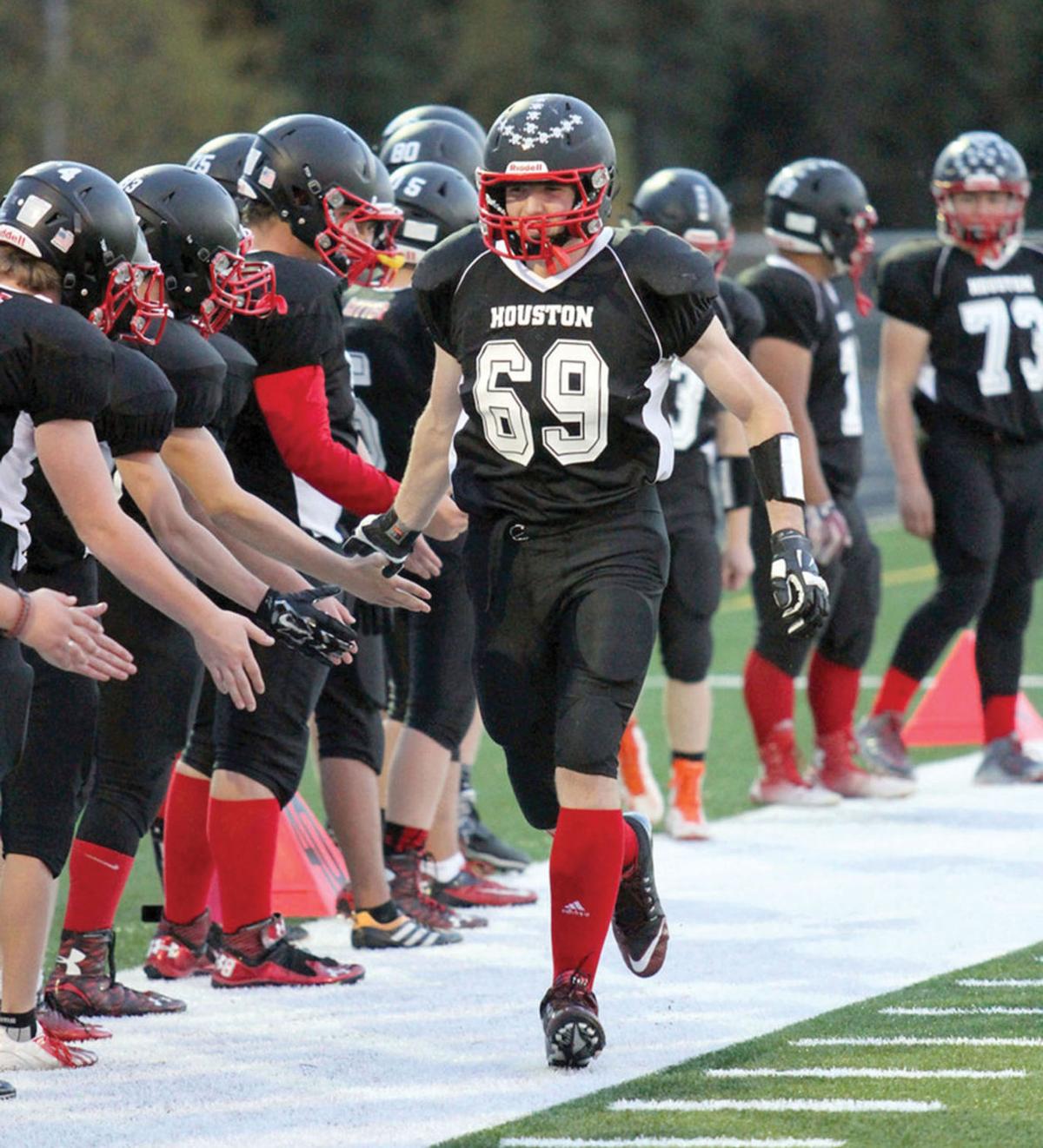 Houston High Lineman Scores Academic Scholarship Worth 160 000