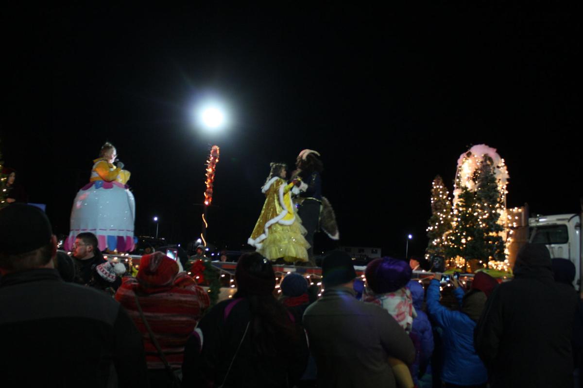 Parade of Lights draws hundreds to downtown Palmer during Colony Christmas Arts