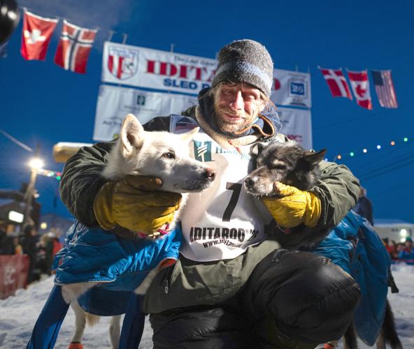 Holmes wins second consecutive Iditarod title | Local Sports | frontiersman.com
