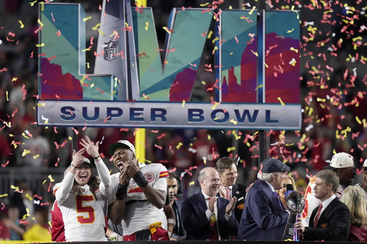 Updated NFL Super Bowl odds: Chiefs, Eagles remain favorites