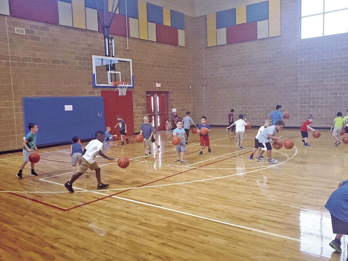 Gainesville boys enjoy basketball clinic Local Sports