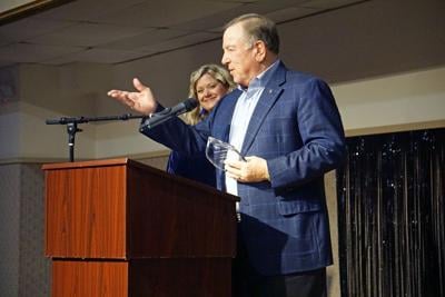 Morris gets chamber's highest award: Past CEO, current ...