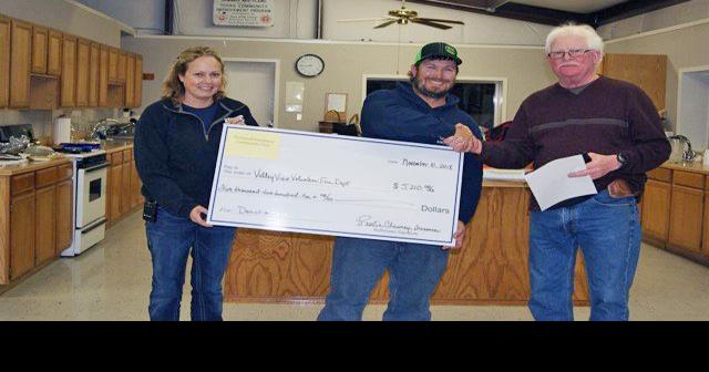 PHOTO: Supporting VVVFD | Local News | gainesvilleregister.com