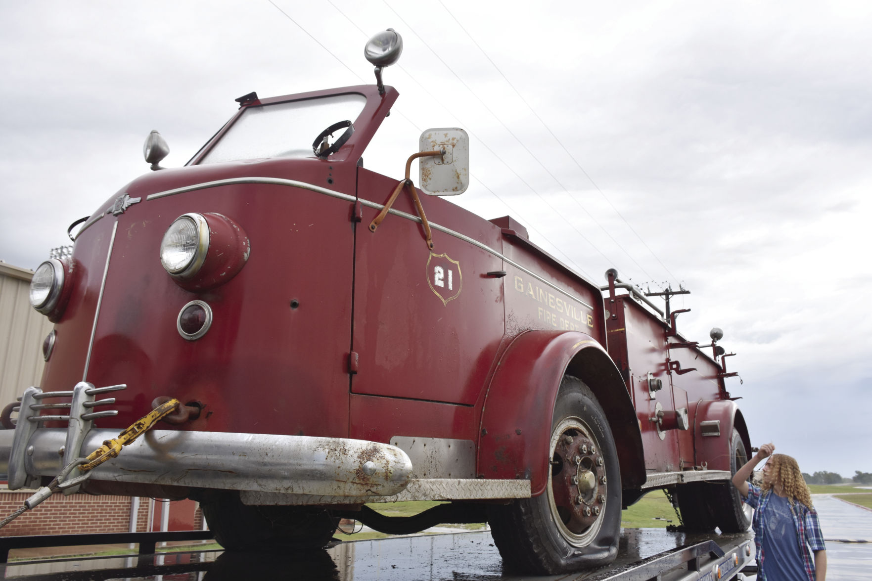 Special delivery; 1940s fire truck brought to GHS | News