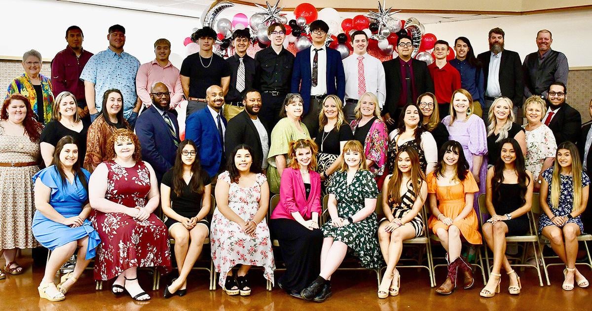 Gainesville ISD honors scholars, teachers Education