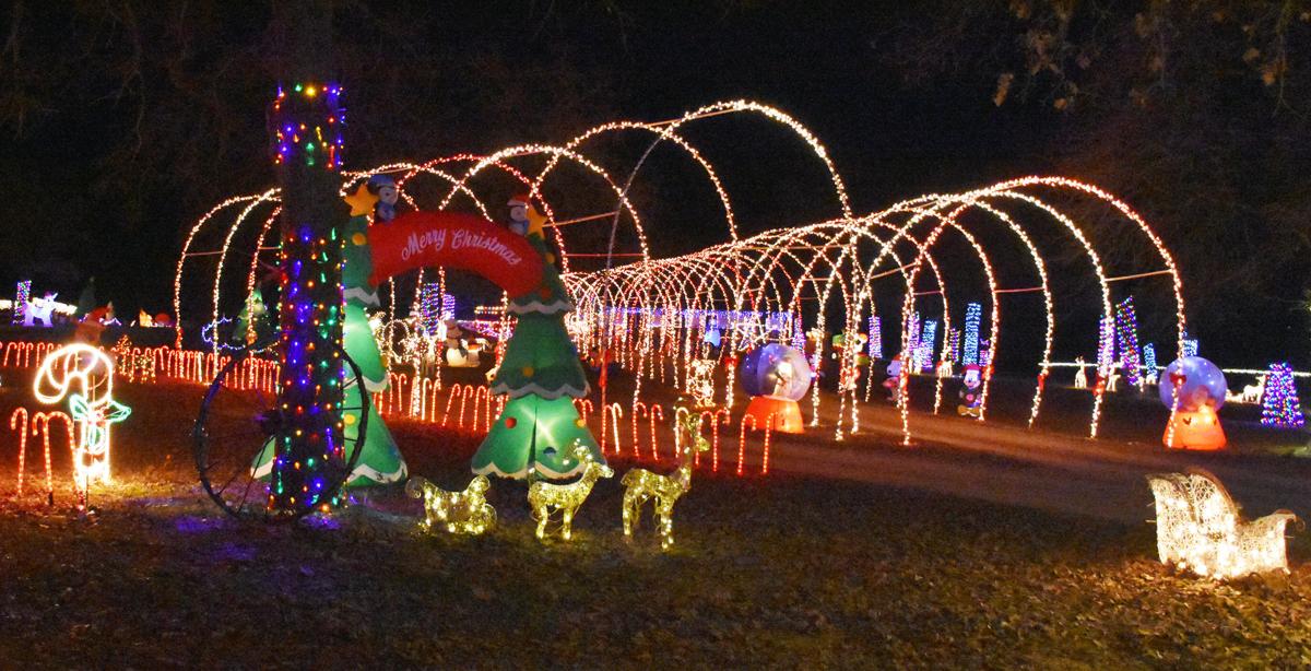 Glowing for Christmas: The Register's guide to area lights displays | Local News ...