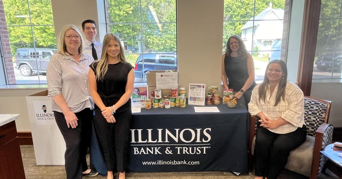 Illinois Bank and Trust hosts food drive | News | galenagazette.com