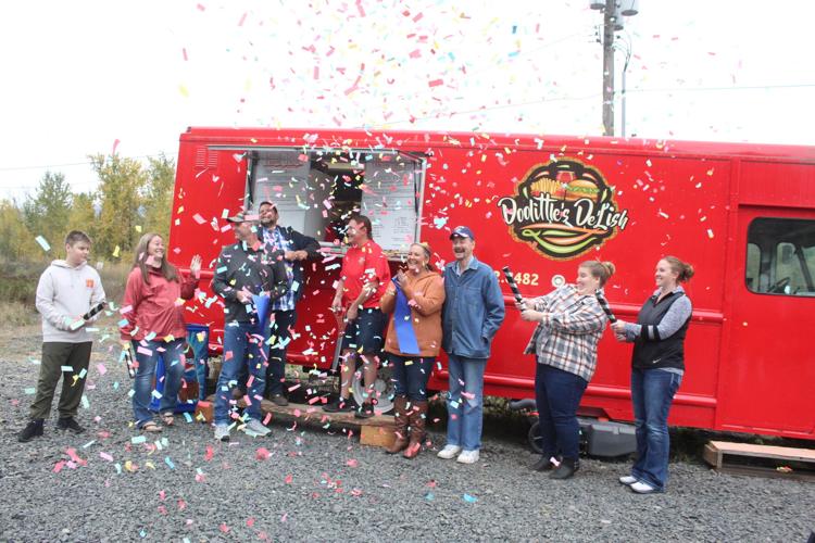 Doolittle's De'Lish is the newest business to open in St. Maries. They recently had their ribbon cutting with the Chamber of Commerce.