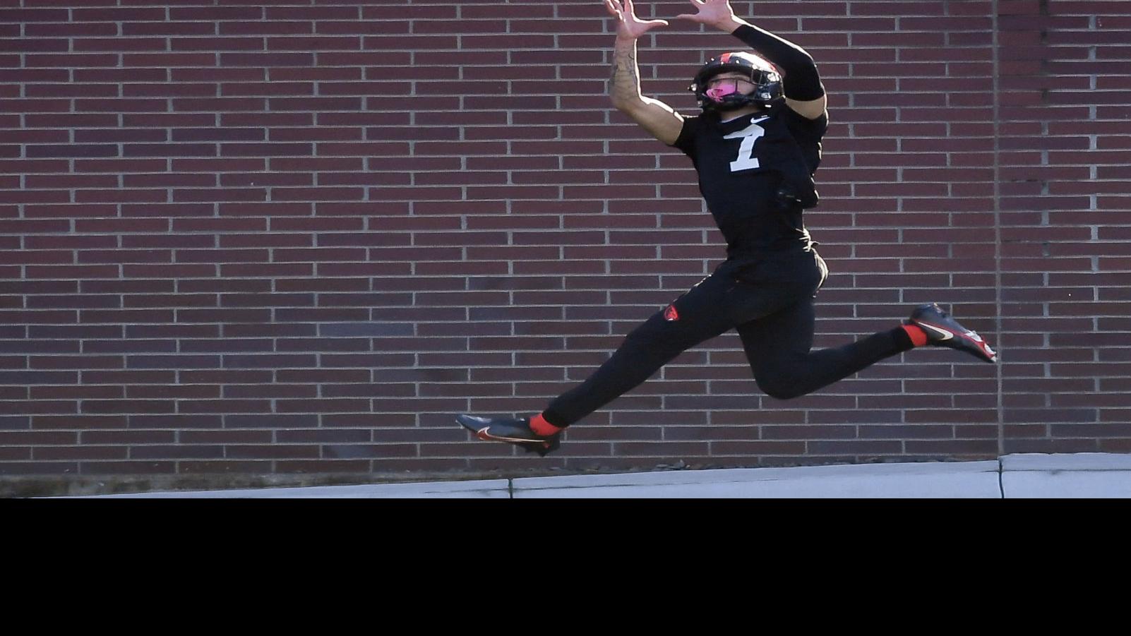 OSU football Beavers' great Bill 'Earthquake' Enyart dies Football