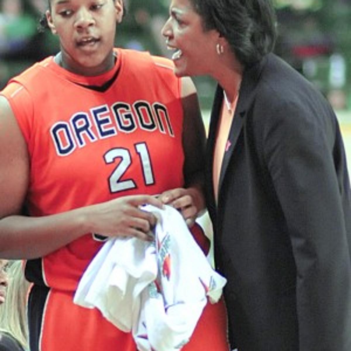 Former Oregon State Women S Basketball Players Critical Of Way