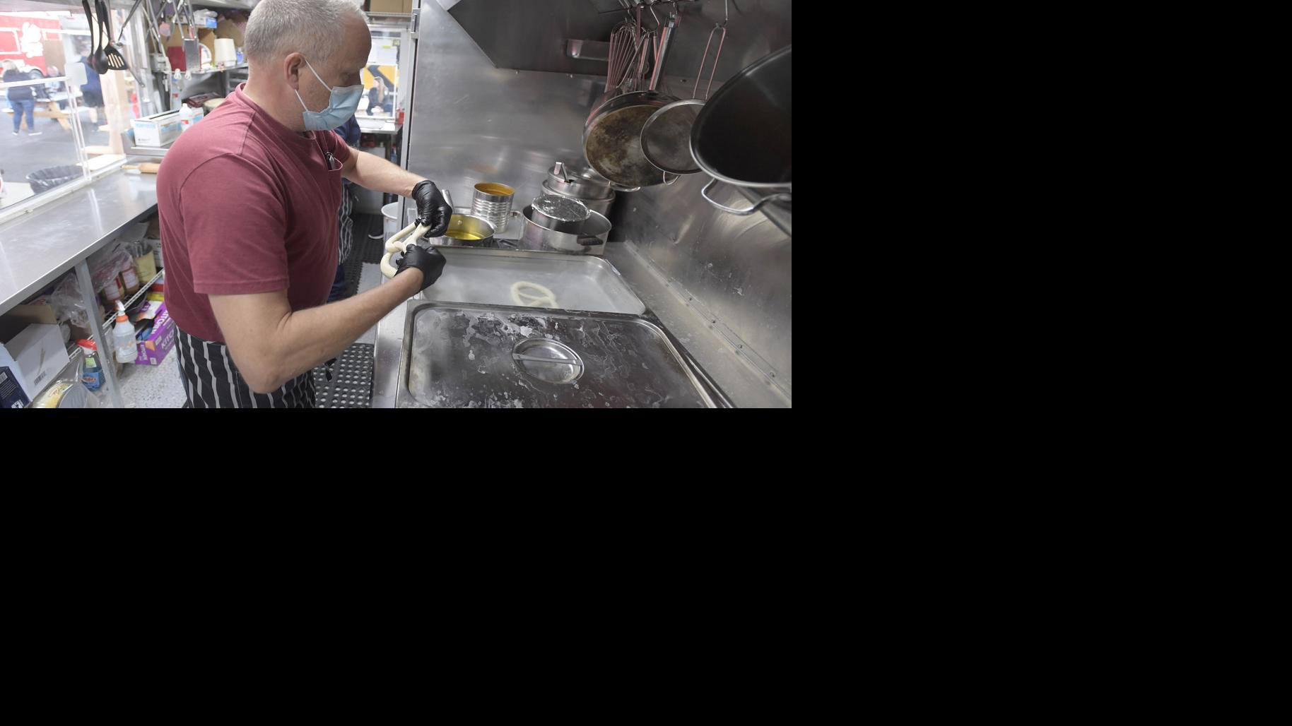 Open air dining: Mid-valley food carts seen as safer ...