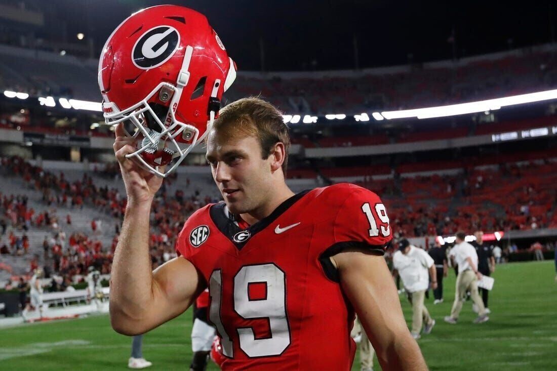 Georgia Unveils Its Uniform For Tonight's Notre Dame Game - The