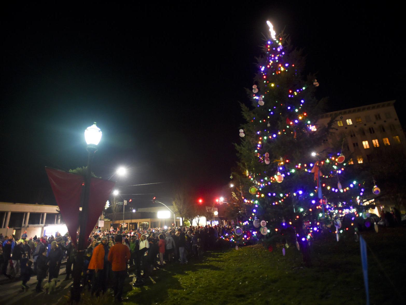Deadline Looms For Corvallis Christmas Parade Local Gazettetimes Com Lebanon Christmas Parade 2021 Lineup