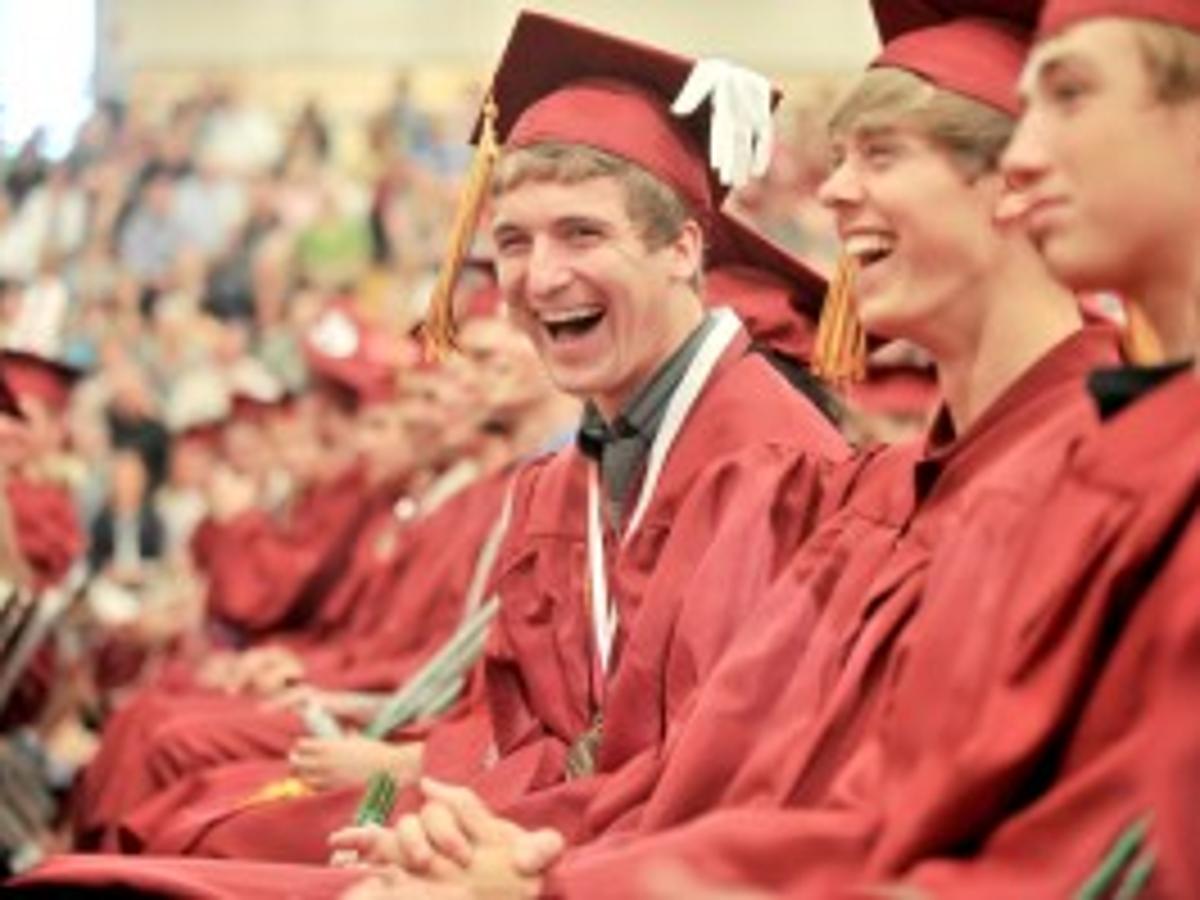 Graduating Cvhs Students Sing Safety Song Look Forward Local Gazettetimes Com Cvhs Graduation 2022