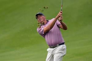 Kuchar ties Tiger's match play record and advances in Austin