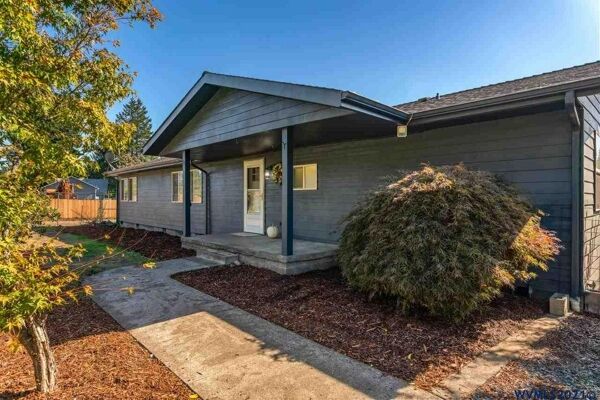 3 Bedroom Home in Philomath - $745,000