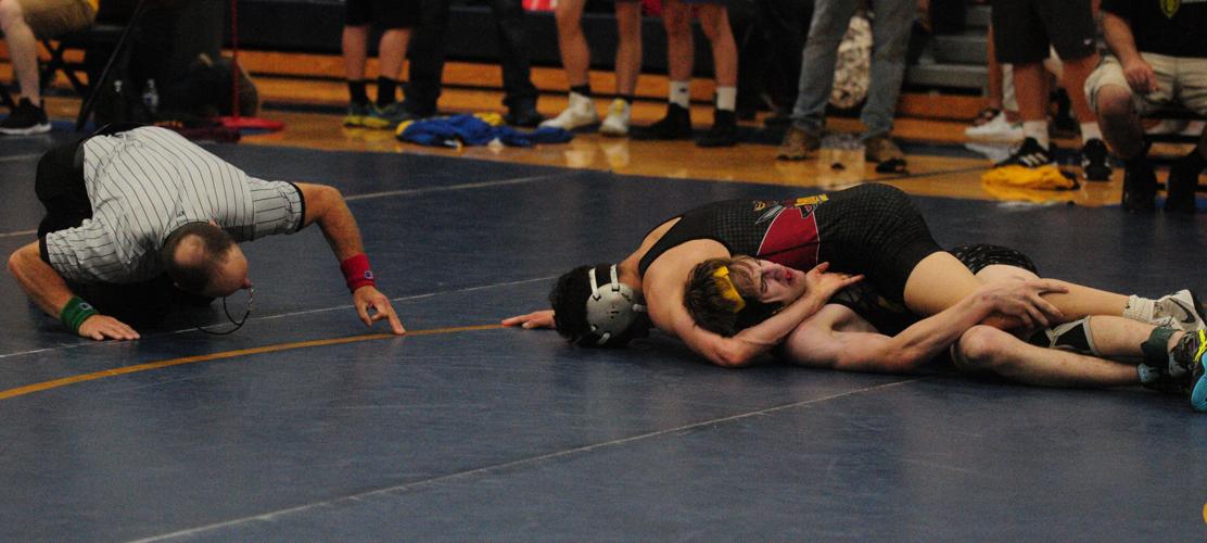 Prep wrestling Raiders shatter state meet scoring record to cap off