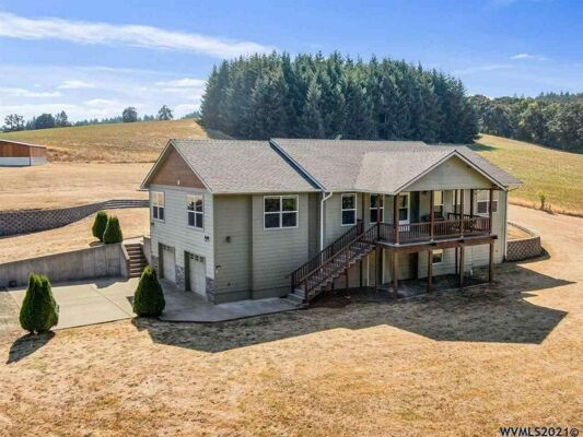 3 Bedroom Home in Monmouth - $1,400,000