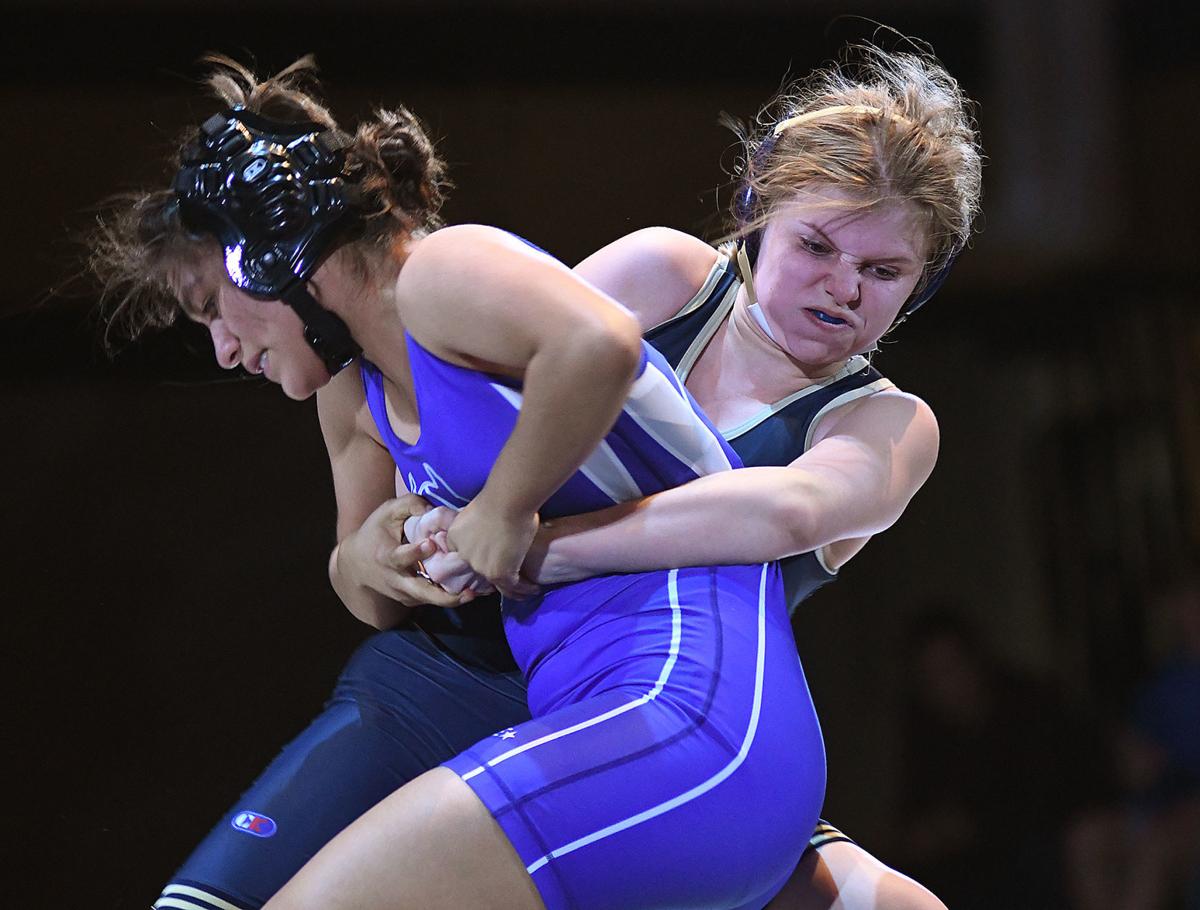 Prep Wrestling Oregon Sees An Influx Of Girls Competing In The Sport High School Gazettetimes Com