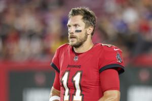 Bucs backup QB Blaine Gabbert uses jet ski to help rescue family from sinking helicopter