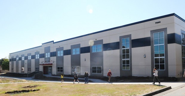 Santiam Christian Schools unveil new building