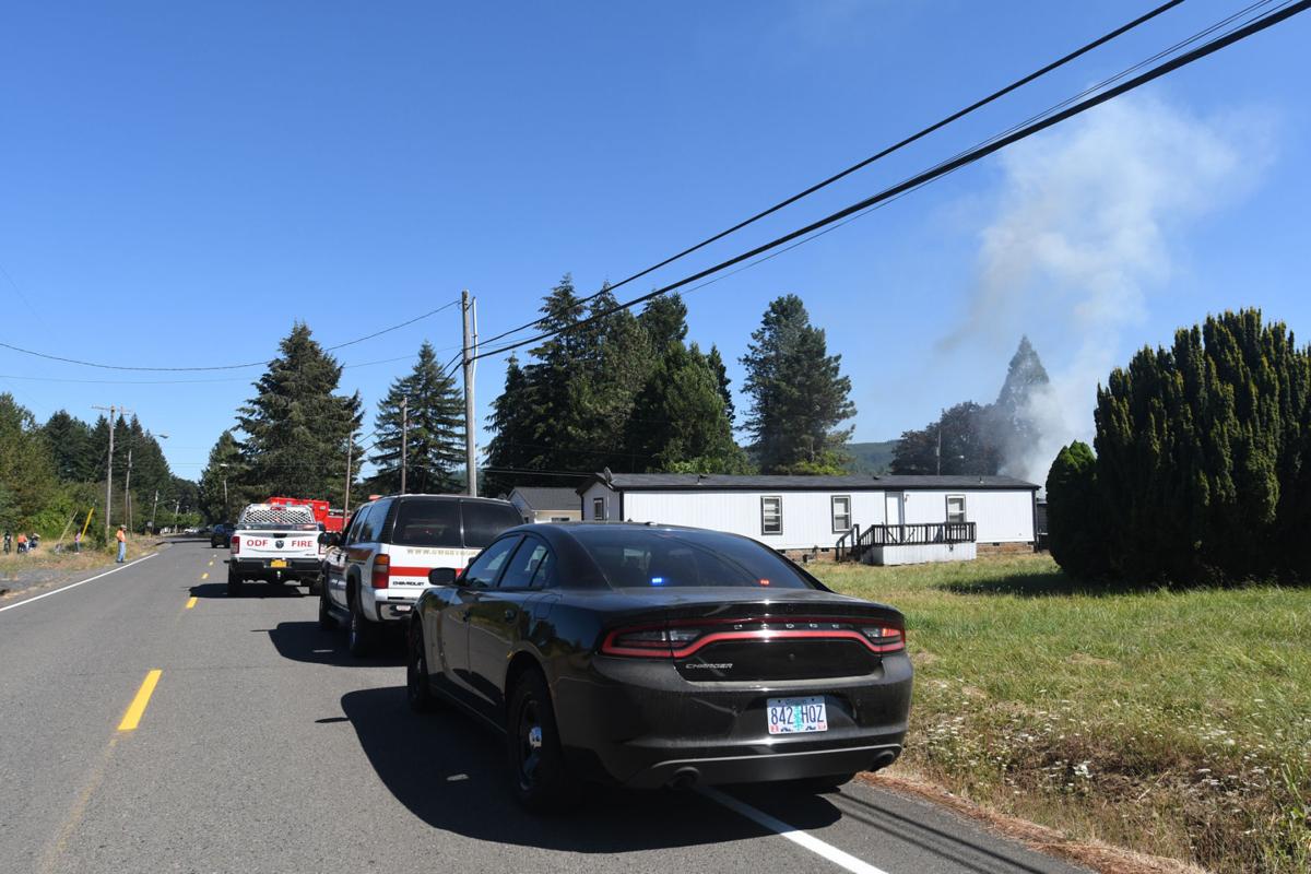 Gallery Firefighters Extinguish a Family's House in Sweet Home