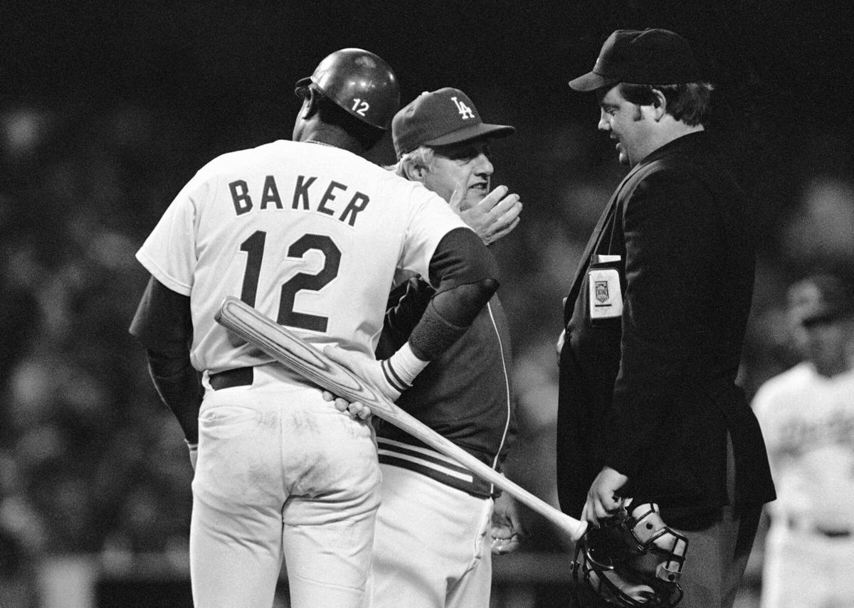 Dusty Baker surprised as son, Darren, delivers lineup card for