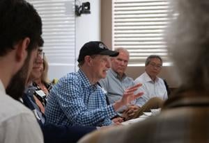 Wyden visits OSU to talk grapes, soy sauce, salsa and coffee