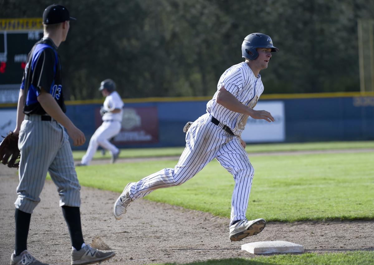 Linn-Benton baseball: Roadrunners salvage split to stay in first