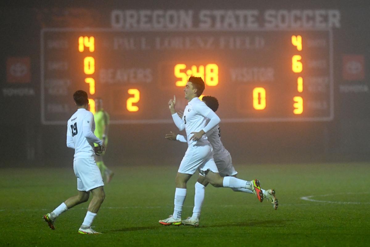 Oregon State vs St. John's mens soccer 01