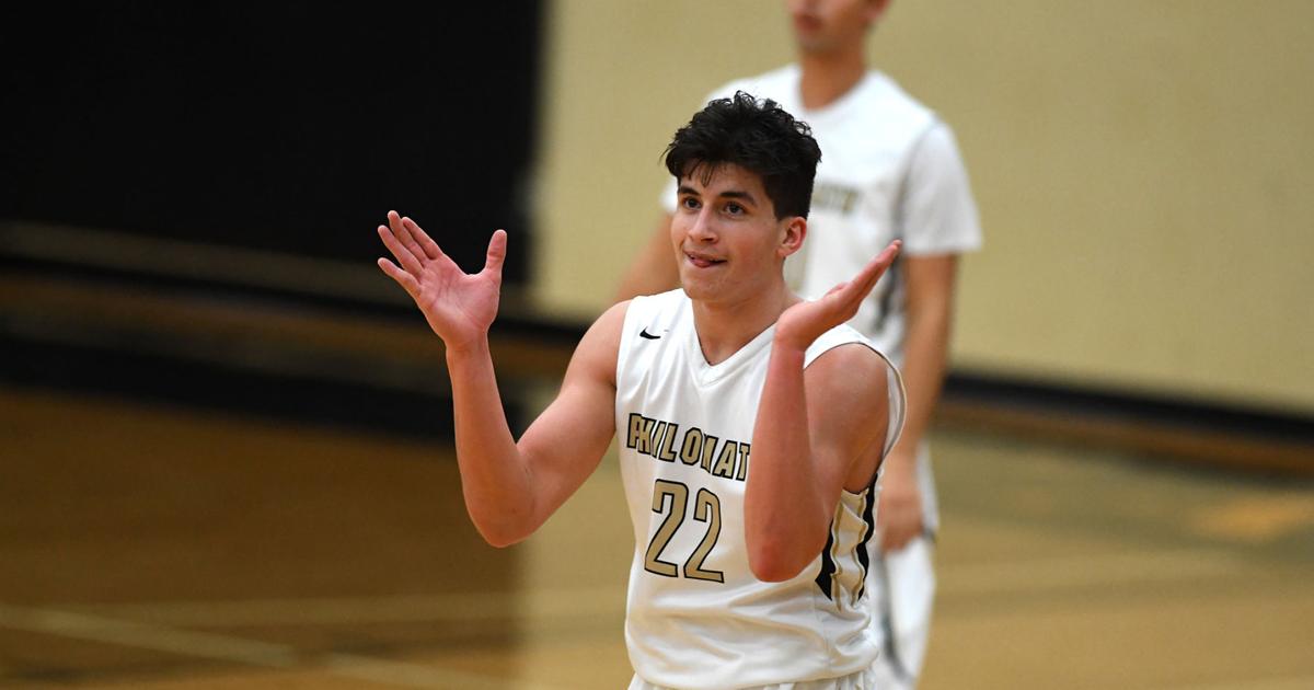 Brad's Blog: Kidding around with Nolan; girls' starting lineup