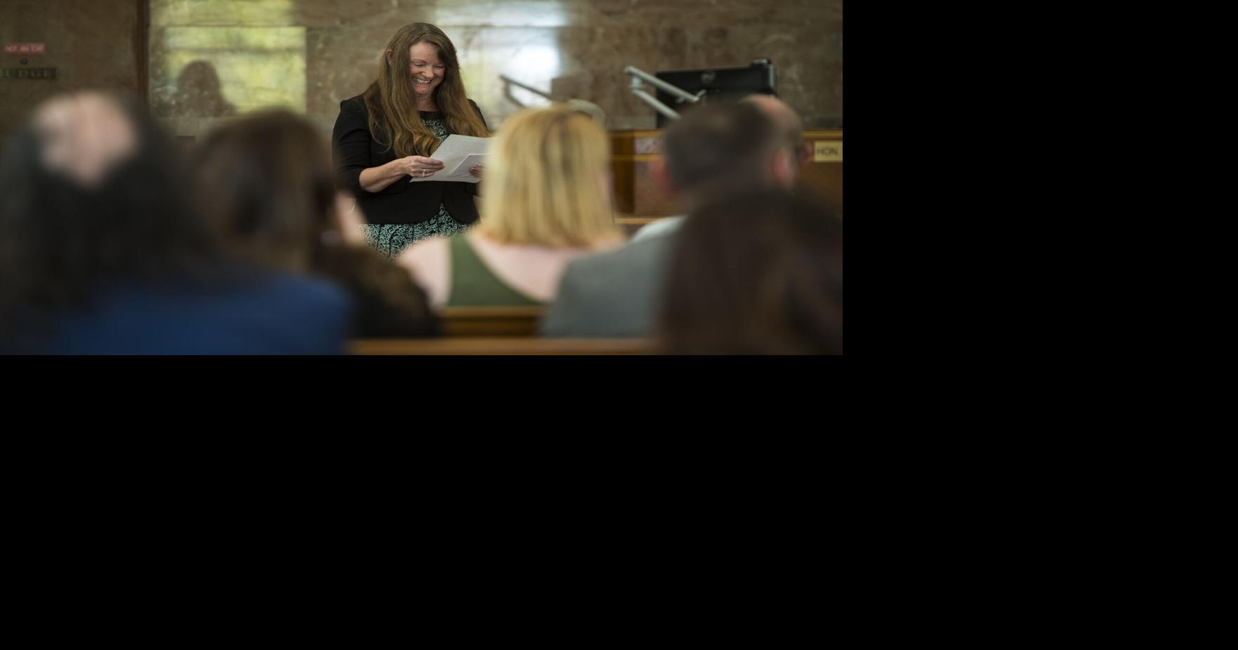 New Linn County Clerk sworn in