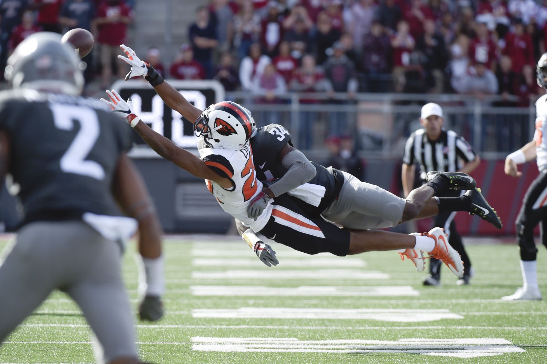 Oregon State quarterback Jake Luton leaves Washington State game on stretcher Oregon State quarterback Jake Luton leaves Washington State game on stretcher
