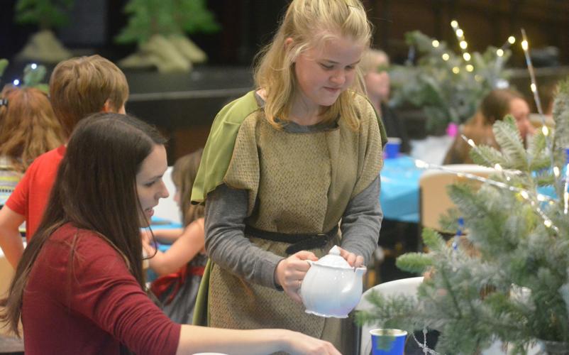 030420-pe-nws-tea-party_0153.JPG