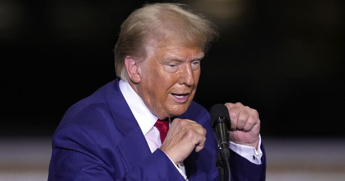 Trump yêu cầu tòa án liên bang can thiệp vào vụ án tiền bịt miệng