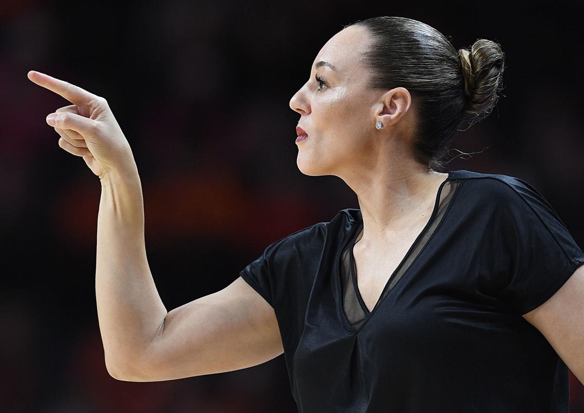 Pac 12 Women S Basketball Barnes Building A Winner In Arizona