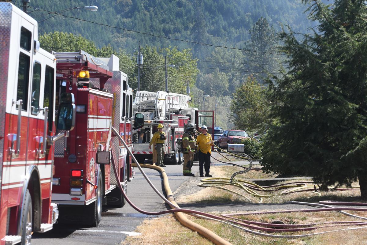 Gallery Firefighters Extinguish a Family's House in Sweet Home