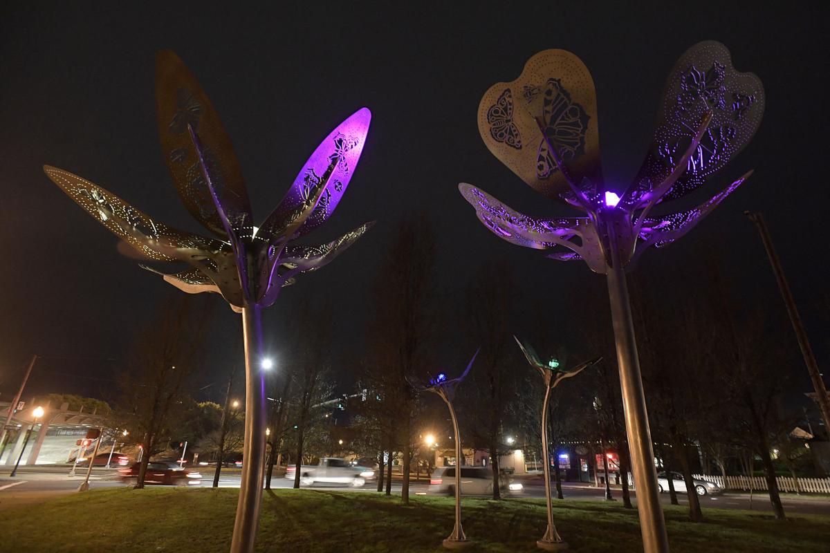 122120-adh-nws-Sculpture02-my