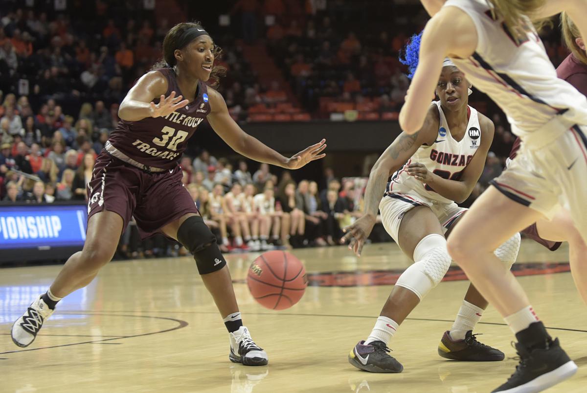 Gonzaga Downs Little Rock 68 51 In Opening Round Game Basketball