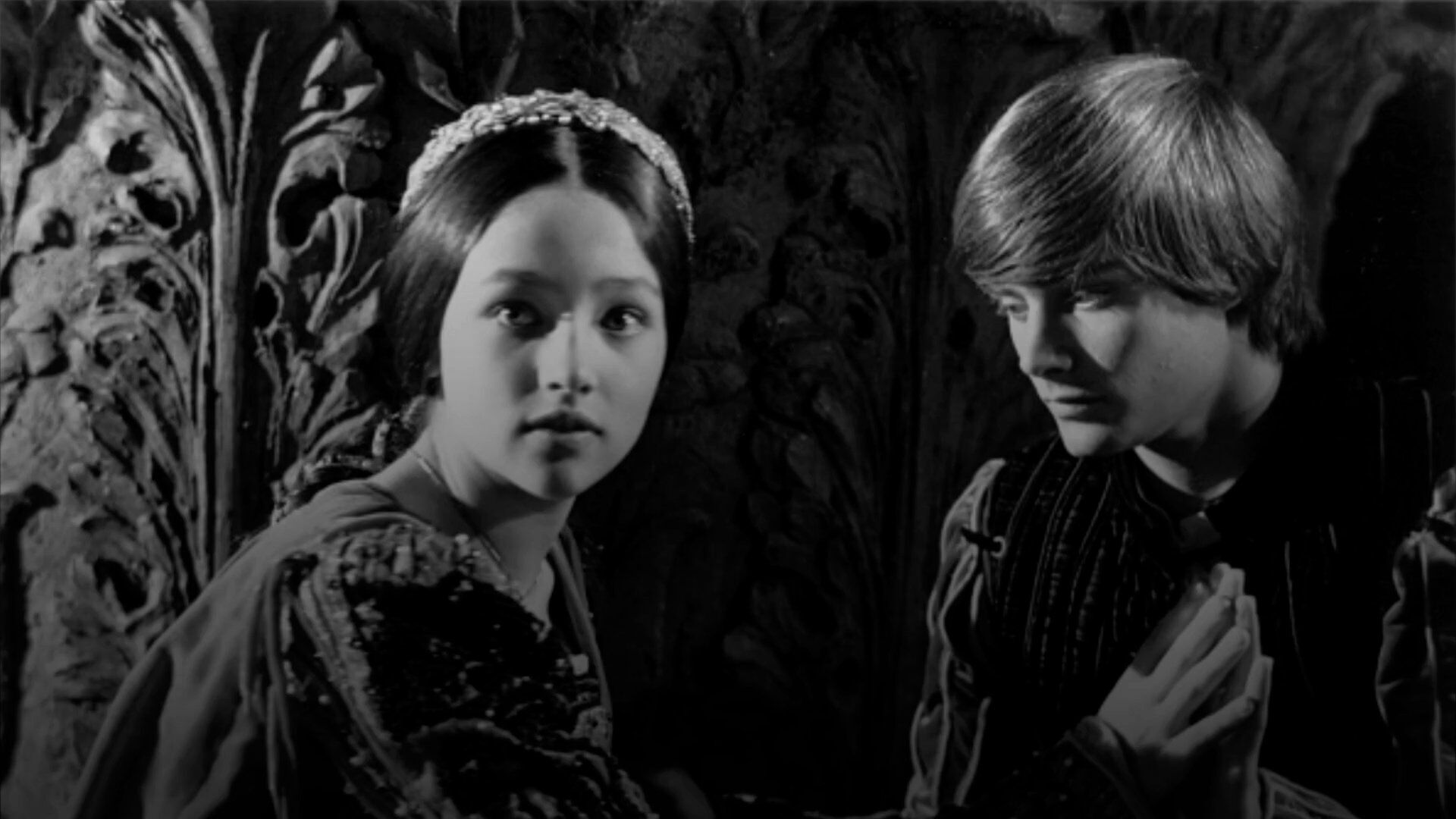 Romeo and Juliet stars sue over 1968 films teen nude scene