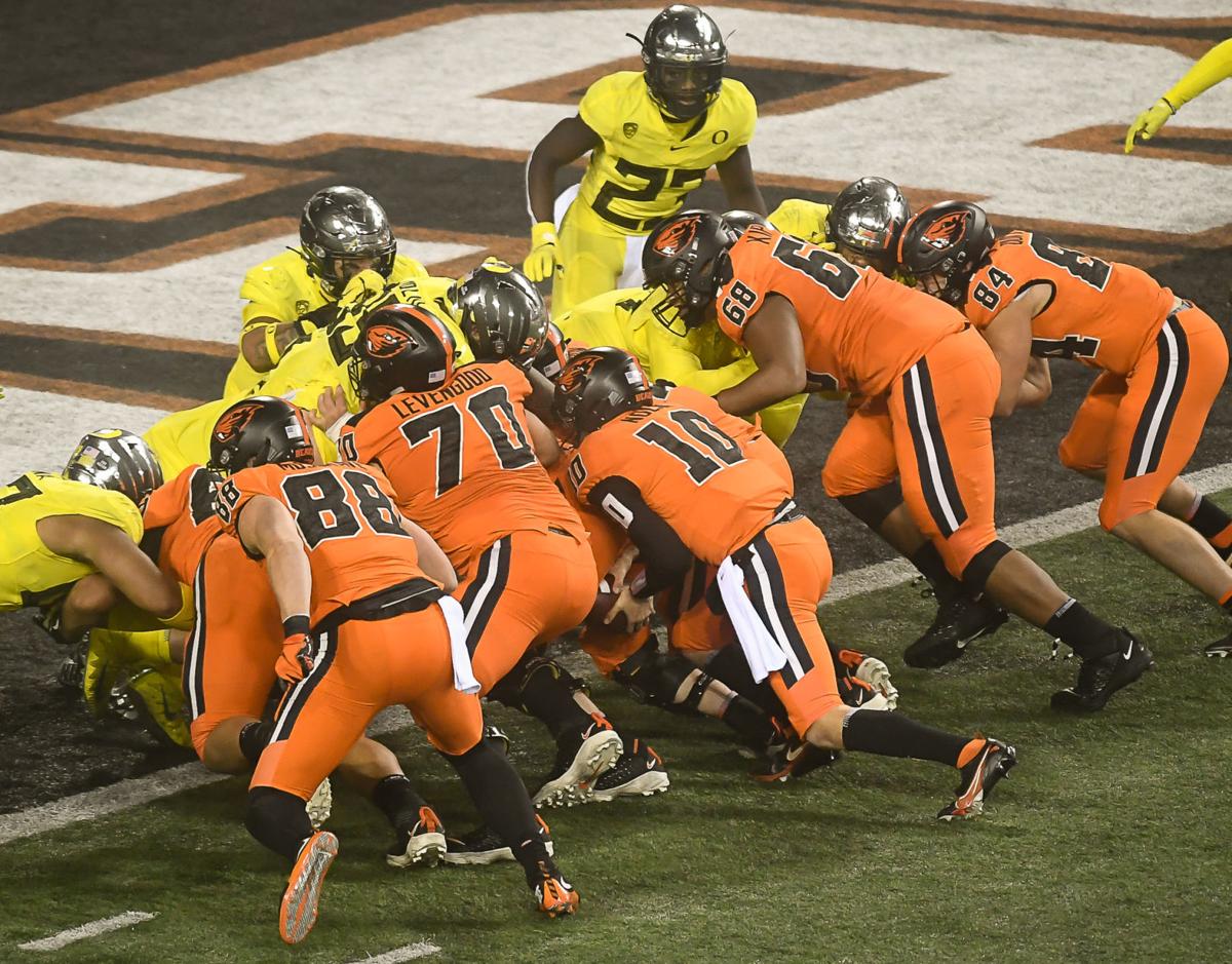 Osu Football Chance Nolan Sneaks Way To Win Against Oregon Football Gazettetimes Com