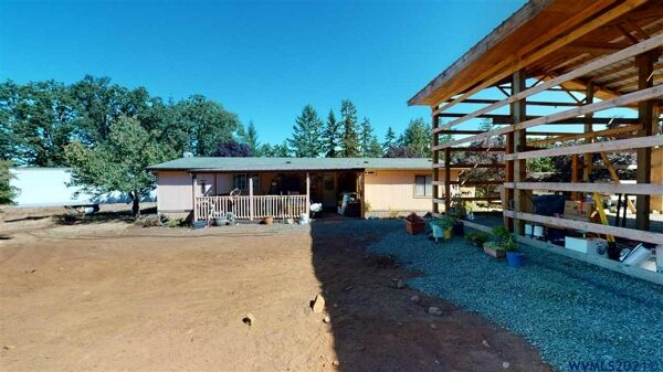2 Bedroom Home in Lebanon - $85,000