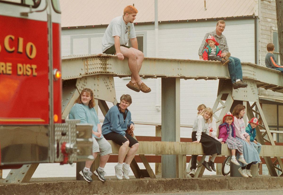 Flashback-May2000 Scio Parade3