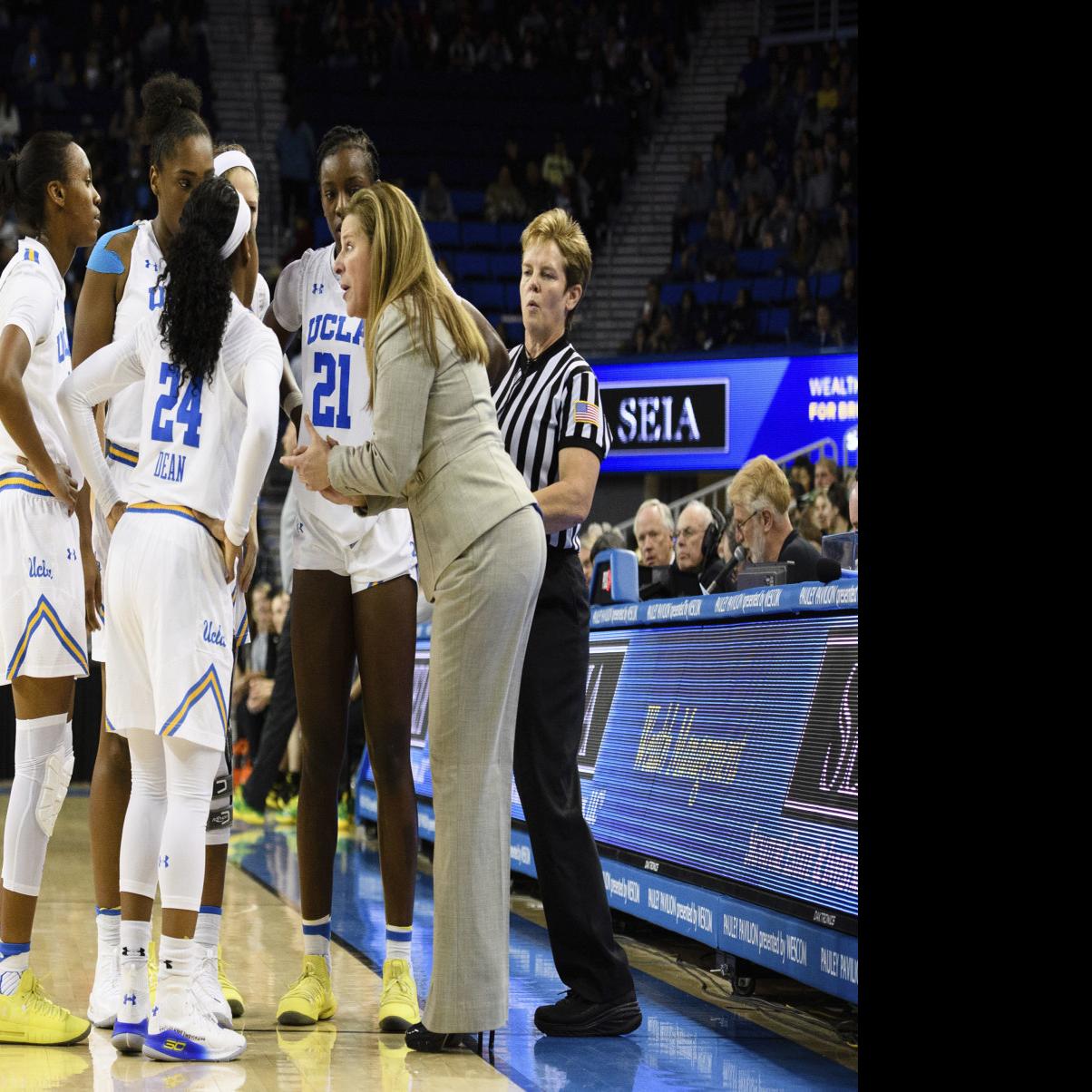 Ncaa Women S Basketball Ucla Overcomes Slow Start To Reach