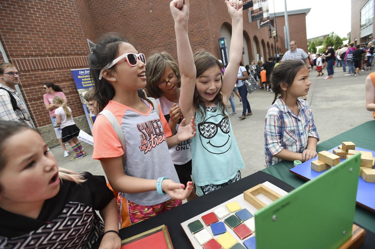 Elementary school students kick off Knights' season with ...